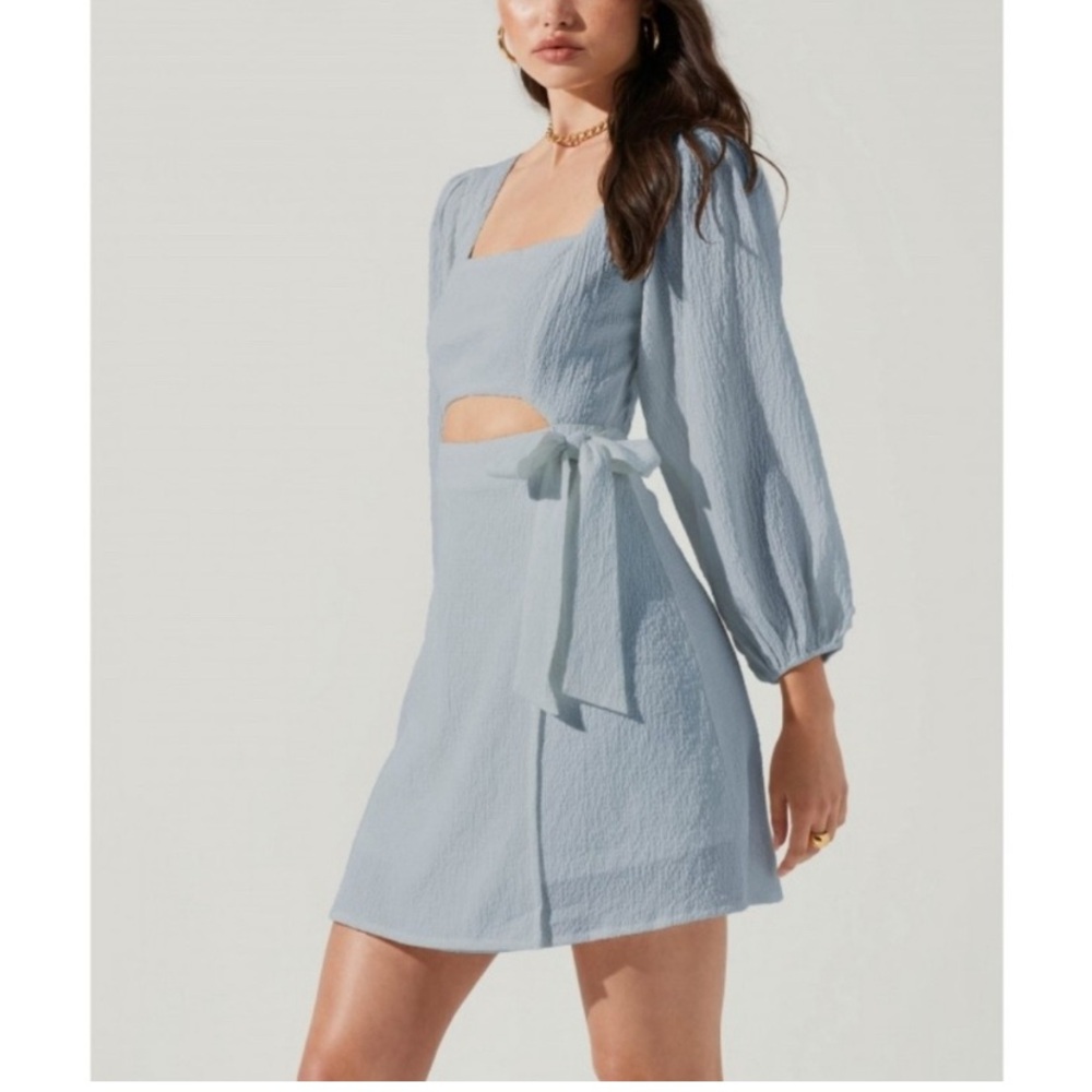 ASTR THE LABEL CENTER CUT OUT WRAP MINI